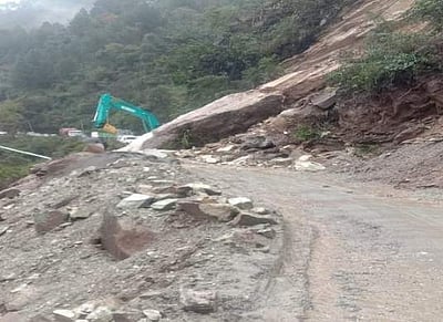 இமாசலில் தொடர்கனமழையால் பல்வேறு இடங்களில் நிலச்சரிவு