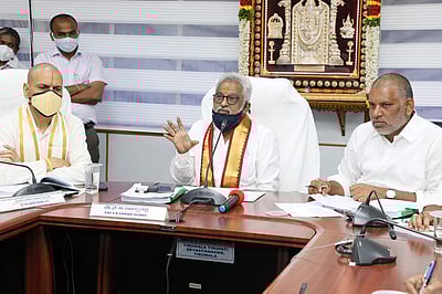 தேவஸ்தான வரலாற்றில் முதல் முறையாக ஏழுமலையானுக்கு தனிமையில் பிரம்மோற்சவம்