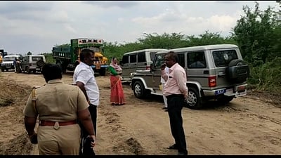 கமுதி அருகே மணல் கடத்தல்: 17 வாகனங்கள் பறிமுதல்