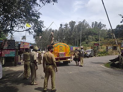 ஓணம் பண்டிகை: கேரளா செல்லும் காய்கனி வாகனங்களுக்கு கட்டுப்பாடுகள் தளா்வு