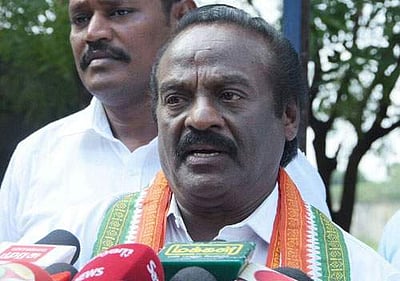 வசந்தகுமார் உடலுக்கு கண்ணீர் அஞ்சலி செலுத்திய கே.எஸ். அழகிரி