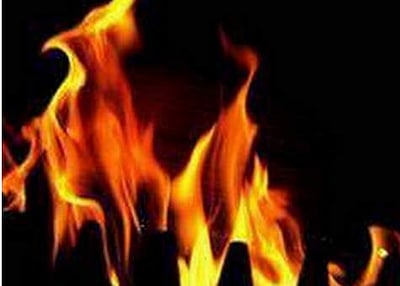 மேற்கு வங்கத்தில் நூற்றுக்கும் மேற்பட்ட கடைகள் தீயில் நாசம்