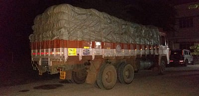 ஆம்பூர் அருகே 15 டன் ரேஷன் அரிசி, லாரியுடன் பறிமுதல்