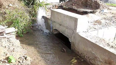 சீர்காழி  அருகே கொள்ளிடம் கூட்டு குடிநீர் குழாய் உடைப்பு