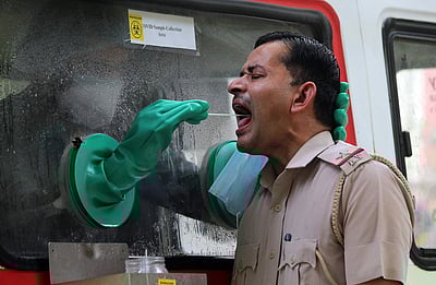 மகாராஷ்டிரத்தில் 10,000-க்கும் அதிகமான காவலர்களுக்கு கரோனா பாதிப்பு