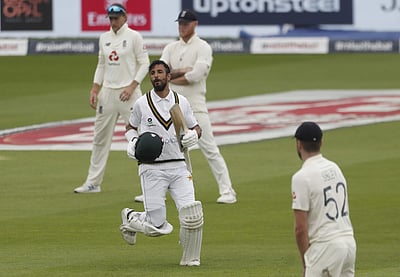 சதமடித்த மசூத்: சரிவிலிருந்து மீண்டது பாகிஸ்தான்