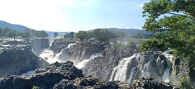 கர்நாடகம் அணைகளில் திறக்கப்பட்ட தண்ணீர் தமிழக வந்தடைந்தது