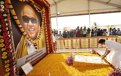 கருணாநிதி இரண்டாம் ஆண்டு நினைவு தினம் - புகைப்படங்கள் 