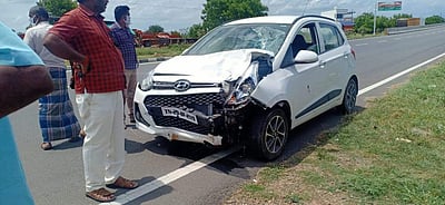 நாமக்கல்: இரு சக்கர வாகனம் மீது கார் மோதி பாட்டி, பேரன் பலி