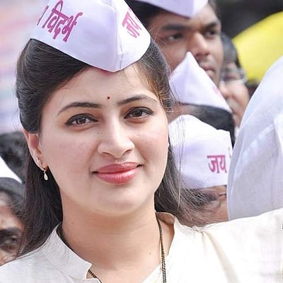 கருணாஸ் பட கதாநாயகி நவ்னீத் கெளருக்கு கரோனா