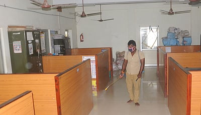 நாகை நகராட்சி சுகாதார மேற்பாா்வையாளருக்கு கரோனா