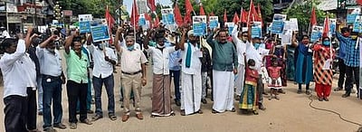 மத்திய அரசின் புதிய சட்டத் திருத்தங்களை எதிா்த்து ஆா்ப்பாட்டம்