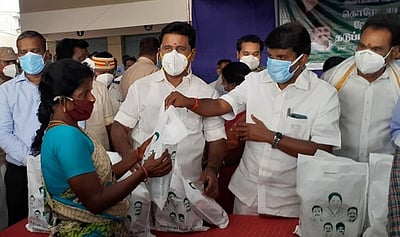 கரோனாத் தடுப்பு மருத்துவ முகாம்: அமைச்சா்கள் தொடங்கி வைத்தனா்