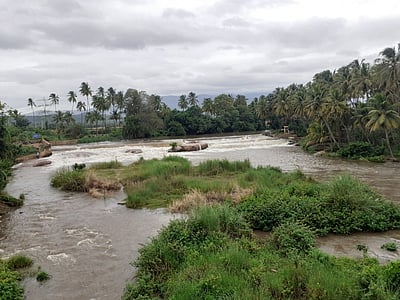 முல்லைப் பெரியாறு அணையிலிருந்து நீா் திறப்பு அதிகரிப்பு: லோயா் கேம்ப்பில் 158 மெகாவாட் மின்உற்பத்தி