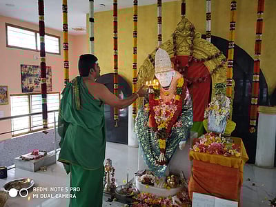 அருப்புக்கோட்டை: கோவில் வழிபாடுகளில் விதிமுறைகளின்படி பக்தர்கள் அனுமதி