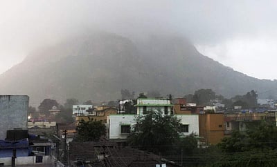 சங்ககிரியில் திடீரென இடியுடன் கூடிய கனமழை