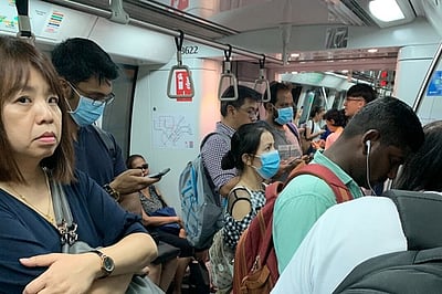 சிங்கப்பூா்: மேலும் 75 பேருக்கு பாதிப்பு