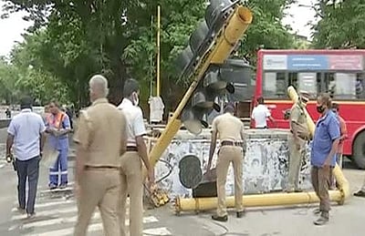 சென்னையில் தண்ணீர் டேங்கர் லாரி மோதி 4 வயது சிறுவன் பலி