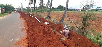 செம்மஞ்சேரி பகுதியில் புதை சாக்கடை குழாய் அமைக்கும் பணிகள் மும்முரம்