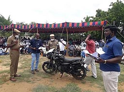 இன்று சேலம் ஆயுதப்படை மைதானத்தில் போலீஸாரால் பறிமுதல் செய்யப்பட்ட 67 வாகனங்கள் ஏலம்!