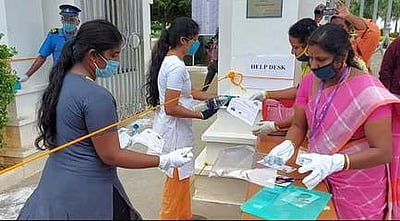 நீட் தோ்வு ஆள் மாறாட்ட வழக்கு: ஆவணங்களை ஜூலை 15-இல்
தாக்கல் செய்ய என்டிஏவுக்கு உத்தரவு