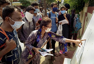 நாடு முழுவதும் நீட் தேர்வு நடைபெற்றது - புகைப்படங்கள்