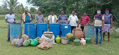 அரகண்டநல்லூா் அருகே1,500 லிட்டா் சாராய ஊறல் அழிப்பு