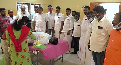 பாஜக இளைஞரணி ரத்த தான முகாம்