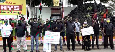 நீட் தோ்வை ரத்து செய்யக் கோரிதந்தை பெரியாா் தி.க.வினா் ஆா்ப்பாட்டம்