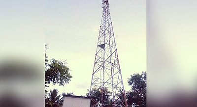 இணையப் பிரச்னையால் ஆன்லைன் வகுப்புகள் பாதிக்கப்படுவதாக மாணவர்கள் புகாா்