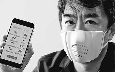 மொழிபெயர்க்கும் முகக்கவசம்!