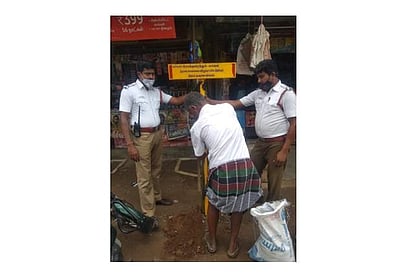 கம்பம் நகரில் நெரிசலை தவிர்க்க அறிவிப்பு பலகைகள் அமைப்பு