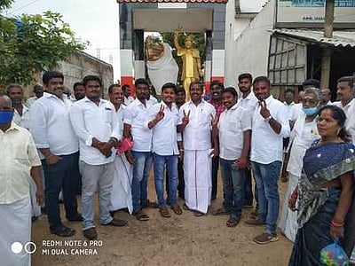 மண்ணச்சநல்லூா் கிழக்கு அதிமுக ஒன்றியச் செயலா் பொறுப்பேற்பு