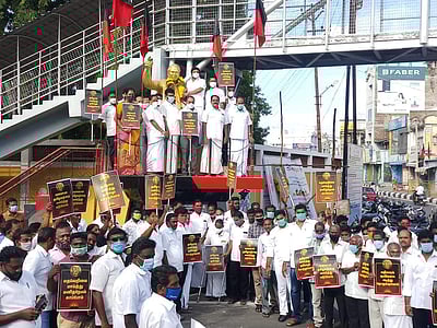 நாமக்கல்: அண்ணா பிறந்த நாள் விழா கொண்டாட்டம்