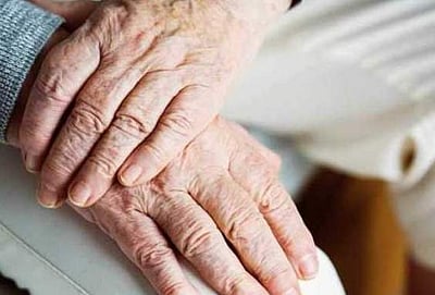 'கரோனாவால் தனிமையில் இருக்கும் வயதானவர்கள் எண்ணிக்கை அதிகரிப்பு'