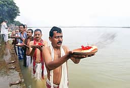மகாளய அமாவாசை: பித்ரு வழிபாடு செய்ய மறக்காதீர்கள்!
