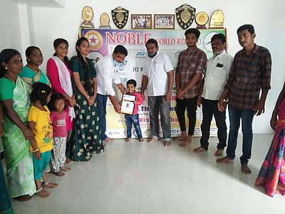 தேசிய யோகா போட்டி: ஈரோட்டைச் சேர்ந்த 4 வயது சிறுவனுக்கு இளம் சாதனையாளர் விருது