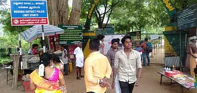 சதுரகிரி ஓடைகளில் நீா் வரத்து: பக்தா்கள் மலையேற திடீா் தடை