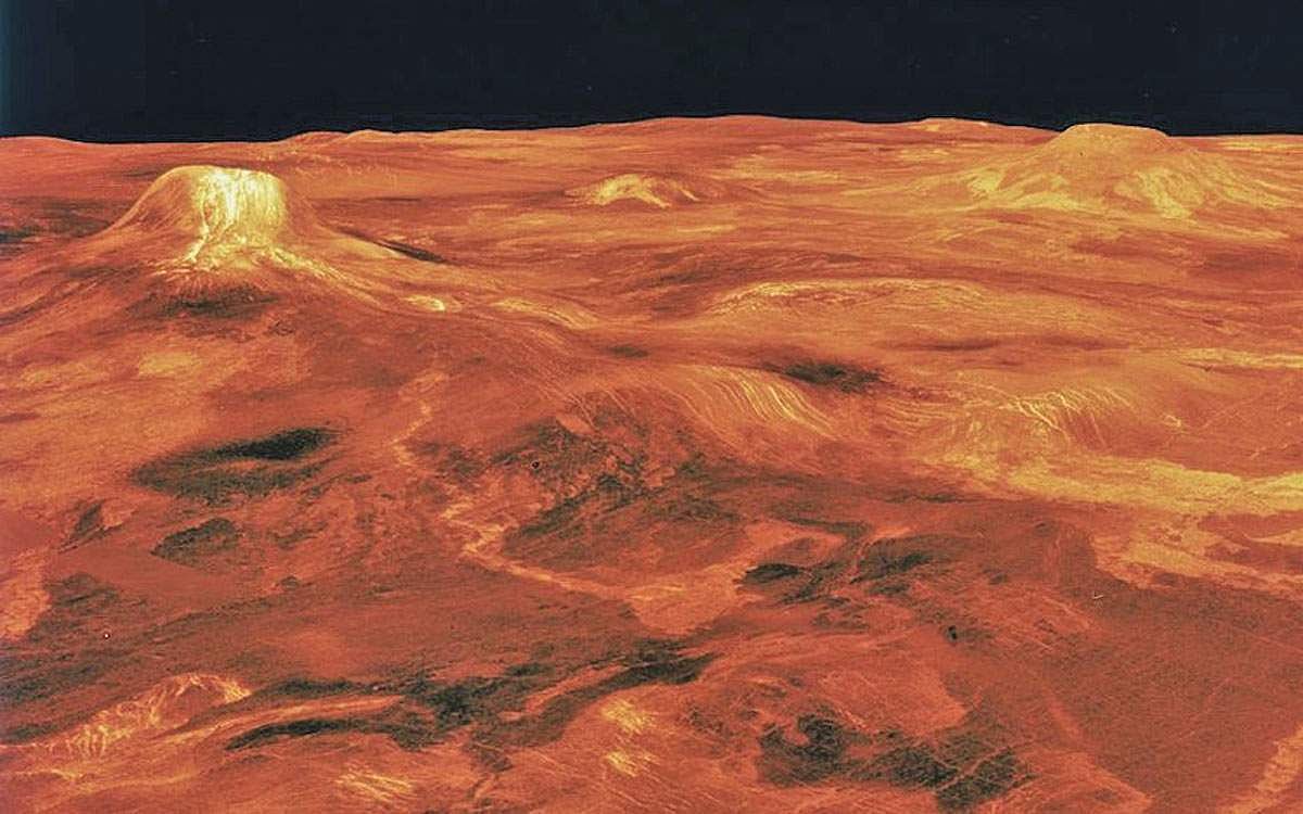 செவ்வாய்க்குப் பின் வெள்ளி!