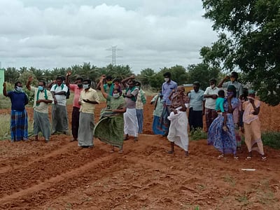தாராபுரம் அருகே விவசாயிகள் ஆர்ப்பாட்டம்