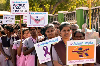 'மார்பகப் புற்றுநோய்: 25 வயது முதலே மருத்துவப் பரிசோதனை அவசியம்'