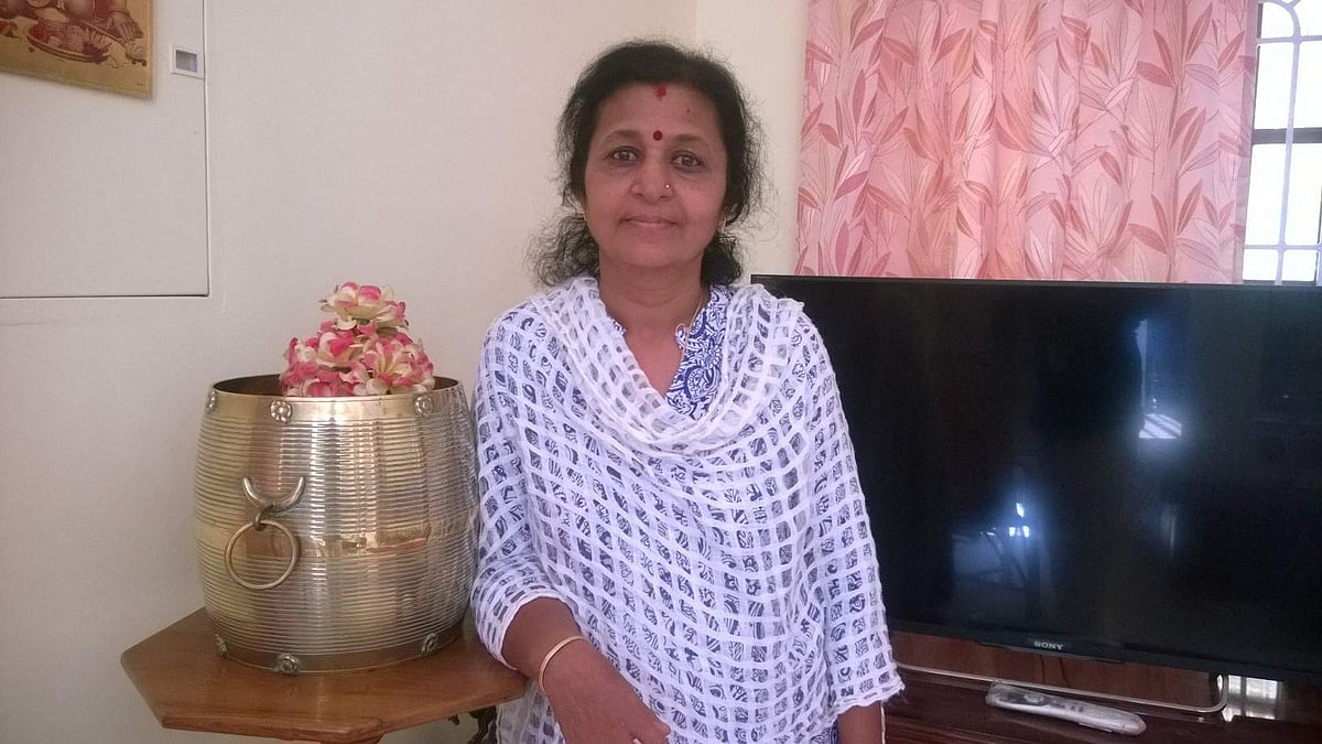 மார்பகப் புற்றுநோயிலிருந்து மீண்டு புத்துணர்வூட்டும் யோகா ஆசிரியை