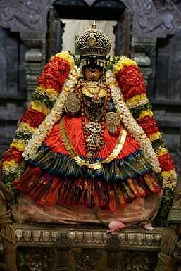 நவராத்திரி 4 ஆம் நாளில் அருள்பாலித்த ஸ்ரீரங்கநாயகி