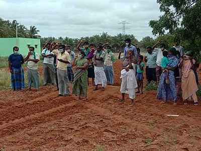 வேளாண் சட்டங்களை ரத்து செய்யக்கோரி விவசாயிகள் ஆா்ப்பாட்டம்