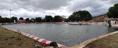 வள்ளியூா் முருகன் கோயில்  சரவணப் பொய்கை நிரம்பியது