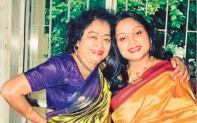 வாழ்க்கையை  சரிசமமாக அனுபவித்தவர்!: சகுந்தலாதேவி பற்றி மகள் அனுபமா  சொல்கிறார்: