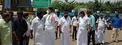 வேளாண் மசோதாக்களை கண்டித்து இளைஞா் காங்கிரஸாா் ஆா்ப்பாட்டம்: 30 போ் கைது