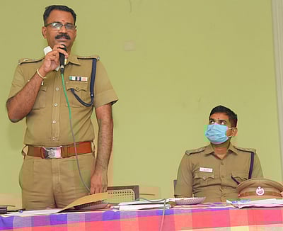 குலசேகரன்பட்டினம் தசரா திருவிழா: காவல் துறை சாா்பில் கருத்துக் கேட்புக் கூட்டம்