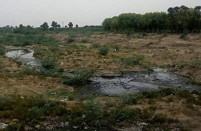 திருச்சுழி குண்டாற்றில் சமயச்சடங்குகள் செய்யுமிடமருகே கழிவுநீர் தேங்குவதால் சுகாதாரக்கேடு