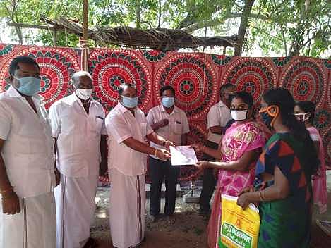 சத்துணவு காலிப் பணியிட விண்ணப்பம் விநியோகம்